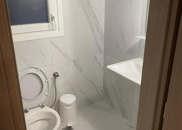 Four Seasons Leptokaryá